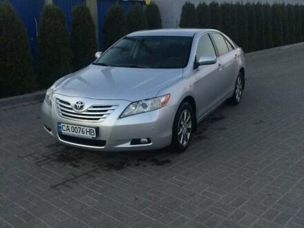 Серый Тойота Камри, объемом двигателя 2.4 л и пробегом 230 тыс. км за 8500 $, фото 1 на Automoto.ua