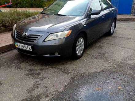 Серый Тойота Камри, объемом двигателя 2.4 л и пробегом 191 тыс. км за 9500 $, фото 1 на Automoto.ua