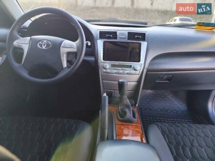 Серый Тойота Камри, объемом двигателя 2.36 л и пробегом 240 тыс. км за 9200 $, фото 1 на Automoto.ua