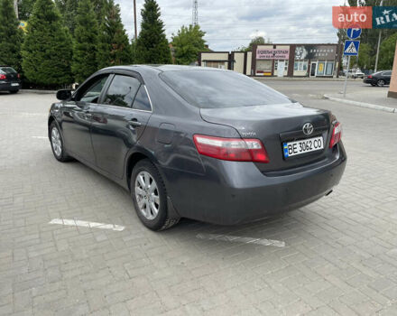 Серый Тойота Камри, объемом двигателя 2.4 л и пробегом 240 тыс. км за 7700 $, фото 1 на Automoto.ua