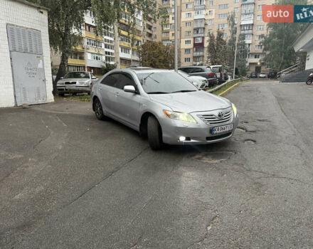 Серый Тойота Камри, объемом двигателя 2.4 л и пробегом 361 тыс. км за 7600 $, фото 1 на Automoto.ua
