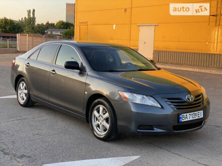 Тойота Камрі 2007 у Кропивницькому (Кіровограді) на Automoto.ua Сірий Тойота Камрі, об'ємом двигуна 2.4 л та пробігом 327 тис. км за 8500 $, фото 1 на Automoto.ua