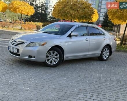 Серый Тойота Камри, объемом двигателя 3.46 л и пробегом 320 тыс. км за 7200 $, фото 1 на Automoto.ua