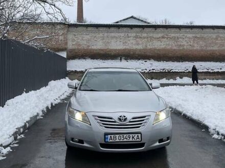 Серый Тойота Камри, объемом двигателя 3.5 л и пробегом 320 тыс. км за 8400 $, фото 1 на Automoto.ua