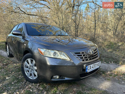 Тойота Камри 2007 в Звенигородка на Automoto.ua Серый Тойота Камри, объемом двигателя 3.46 л и пробегом 262 тыс. км за 9300 $, фото 1 на Automoto.ua