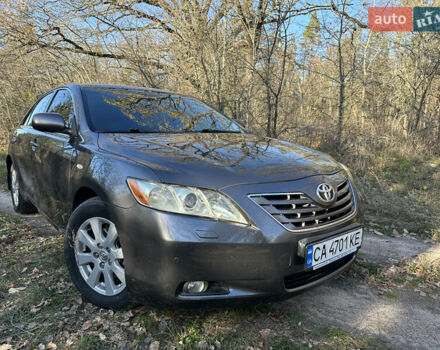 Тойота Камри 2007 в Звенигородка на Automoto.ua Серый Тойота Камри, объемом двигателя 3.46 л и пробегом 262 тыс. км за 9300 $, фото 1 на Automoto.ua