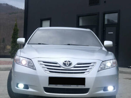 Серый Тойота Камри, объемом двигателя 2.36 л и пробегом 305 тыс. км за 8500 $, фото 1 на Automoto.ua