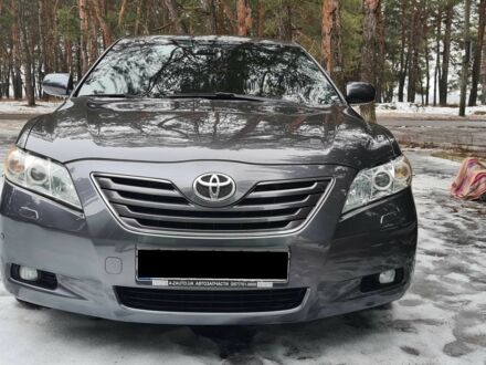 Серый Тойота Камри, объемом двигателя 3.5 л и пробегом 188 тыс. км за 8950 $, фото 1 на Automoto.ua