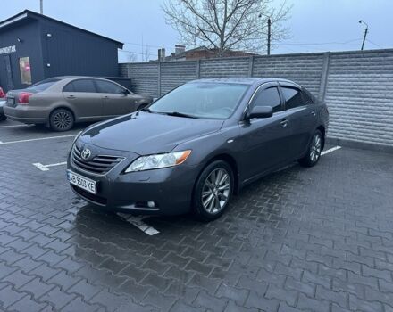 Сірий Тойота Камрі, об'ємом двигуна 2.4 л та пробігом 232 тис. км за 8600 $, фото 1 на Automoto.ua