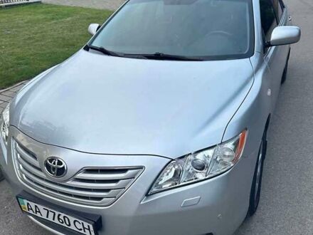 Серый Тойота Камри, объемом двигателя 2.4 л и пробегом 165 тыс. км за 9999 $, фото 1 на Automoto.ua