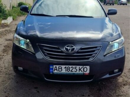 Сірий Тойота Камрі, об'ємом двигуна 2.4 л та пробігом 290 тис. км за 9300 $, фото 1 на Automoto.ua