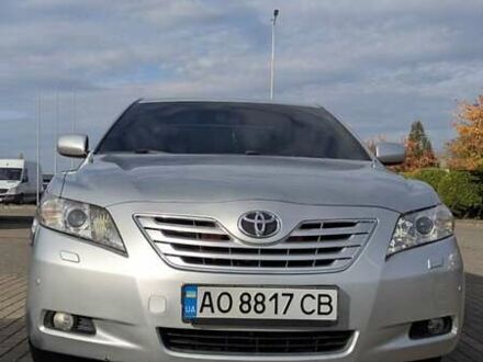 Серый Тойота Камри, объемом двигателя 3.5 л и пробегом 243 тыс. км за 8700 $, фото 1 на Automoto.ua