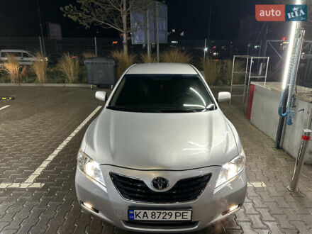 Серый Тойота Камри, объемом двигателя 2.36 л и пробегом 203 тыс. км за 8500 $, фото 1 на Automoto.ua