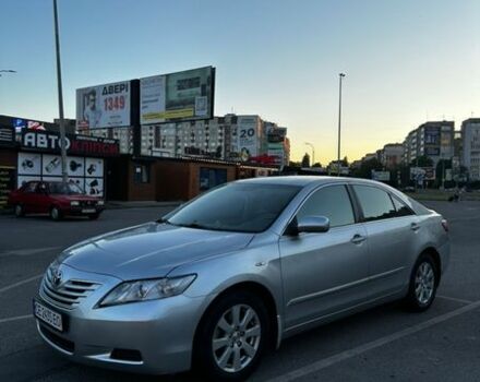 Серый Тойота Камри, объемом двигателя 2.4 л и пробегом 352 тыс. км за 7900 $, фото 1 на Automoto.ua