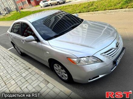 Серый Тойота Камри, объемом двигателя 2.4 л и пробегом 223 тыс. км за 10700 $, фото 1 на Automoto.ua