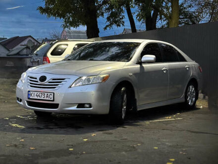 Серый Тойота Камри, объемом двигателя 3.5 л и пробегом 230 тыс. км за 8900 $, фото 1 на Automoto.ua
