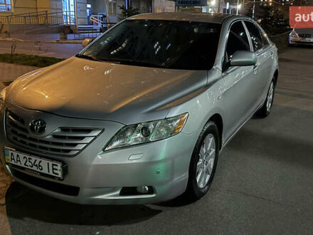 Сірий Тойота Камрі, об'ємом двигуна 2.4 л та пробігом 270 тис. км за 7600 $, фото 1 на Automoto.ua