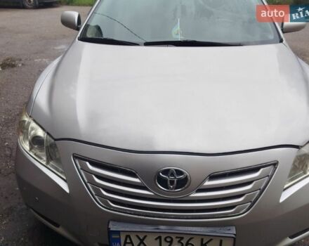 Серый Тойота Камри, объемом двигателя 2.36 л и пробегом 282 тыс. км за 6800 $, фото 1 на Automoto.ua