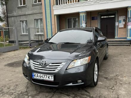 Серый Тойота Камри, объемом двигателя 3.5 л и пробегом 260 тыс. км за 9400 $, фото 1 на Automoto.ua