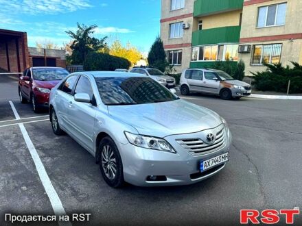 Серый Тойота Камри, объемом двигателя 2.4 л и пробегом 230 тыс. км за 7999 $, фото 1 на Automoto.ua