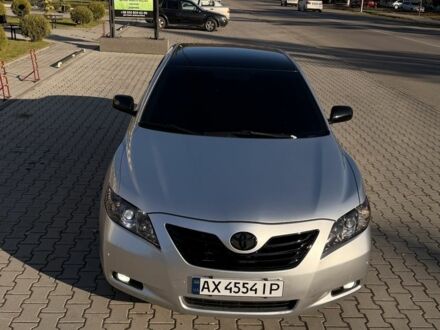 Серый Тойота Камри, объемом двигателя 2.4 л и пробегом 400 тыс. км за 9999 $, фото 1 на Automoto.ua