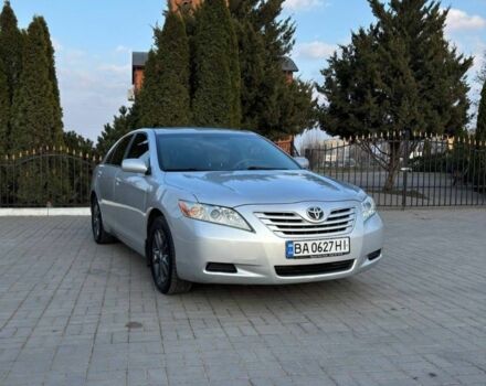 Серый Тойота Камри, объемом двигателя 2.4 л и пробегом 256 тыс. км за 7699 $, фото 1 на Automoto.ua