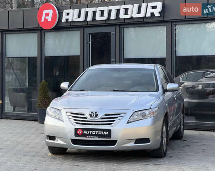 Серый Тойота Камри, объемом двигателя 2.4 л и пробегом 350 тыс. км за 7900 $, фото 1 на Automoto.ua