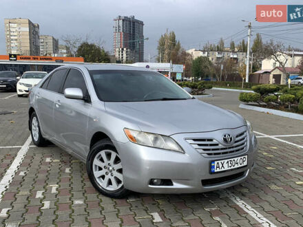 Сірий Тойота Камрі, об'ємом двигуна 2.4 л та пробігом 279 тис. км за 8200 $, фото 1 на Automoto.ua