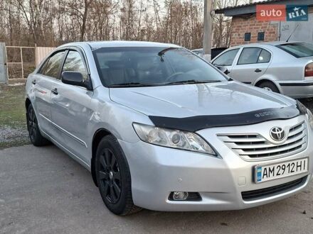 Тойота Камрі 2008 у Нежине на Automoto.ua Сірий Тойота Камрі, об'ємом двигуна 2.4 л та пробігом 321 тис. км за 8600 $, фото 1 на Automoto.ua