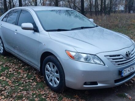 Серый Тойота Камри, объемом двигателя 2.4 л и пробегом 258 тыс. км за 8000 $, фото 1 на Automoto.ua