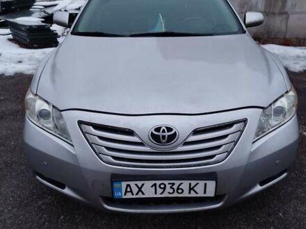 Сірий Тойота Камрі, об'ємом двигуна 2.36 л та пробігом 270 тис. км за 8000 $, фото 1 на Automoto.ua