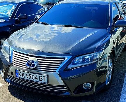 Сірий Тойота Камрі, об'ємом двигуна 2.4 л та пробігом 120 тис. км за 8250 $, фото 1 на Automoto.ua