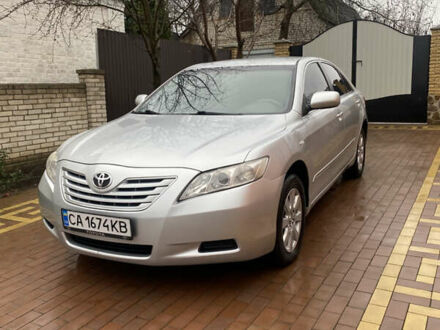 Серый Тойота Камри, объемом двигателя 2.36 л и пробегом 300 тыс. км за 8200 $, фото 1 на Automoto.ua