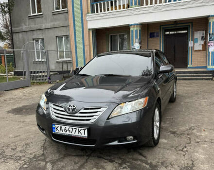 Сірий Тойота Камрі, об'ємом двигуна 3.5 л та пробігом 260 тис. км за 9400 $, фото 1 на Automoto.ua
