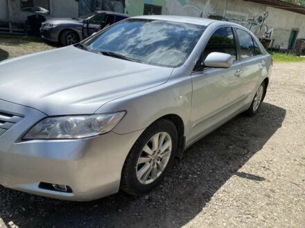 Серый Тойота Камри, объемом двигателя 2.4 л и пробегом 200 тыс. км за 5200 $, фото 1 на Automoto.ua