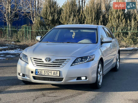 Серый Тойота Камри, объемом двигателя 2.4 л и пробегом 290 тыс. км за 8500 $, фото 1 на Automoto.ua