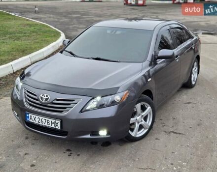 Серый Тойота Камри, объемом двигателя 2.36 л и пробегом 285 тыс. км за 9200 $, фото 1 на Automoto.ua
