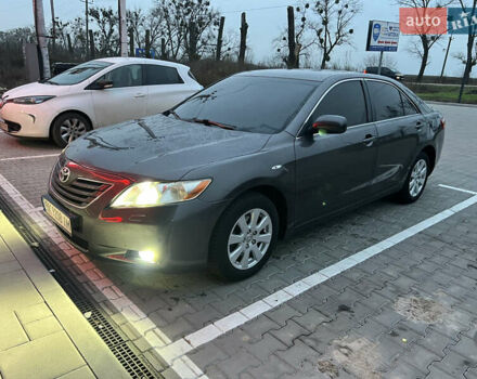 Сірий Тойота Камрі, об'ємом двигуна 3.5 л та пробігом 250 тис. км за 10500 $, фото 1 на Automoto.ua