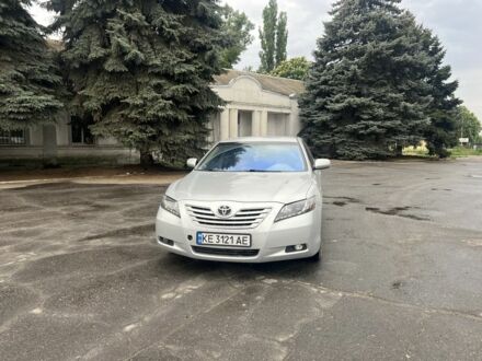 Серый Тойота Камри, объемом двигателя 2.4 л и пробегом 212 тыс. км за 8500 $, фото 1 на Automoto.ua