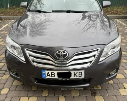 Сірий Тойота Камрі, об'ємом двигуна 2.4 л та пробігом 326 тис. км за 7500 $, фото 1 на Automoto.ua