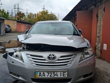 Тойота Камри 2008 в Киеве на Automoto.ua Серый Тойота Камри, объемом двигателя 2.4 л и пробегом 176 тыс. км за 3500 $, фото 1 на Automoto.ua