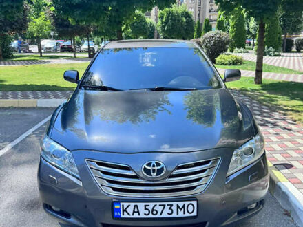 Сірий Тойота Камрі, об'ємом двигуна 2.4 л та пробігом 228 тис. км за 9000 $, фото 1 на Automoto.ua