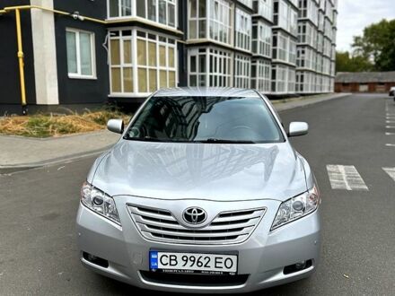 Серый Тойота Камри, объемом двигателя 2.4 л и пробегом 370 тыс. км за 7300 $, фото 1 на Automoto.ua