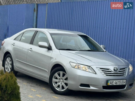 Сірий Тойота Камрі, об'ємом двигуна 2.4 л та пробігом 67 тис. км за 12900 $, фото 1 на Automoto.ua