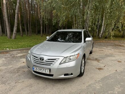 Сірий Тойота Камрі, об'ємом двигуна 3.5 л та пробігом 300 тис. км за 8500 $, фото 1 на Automoto.ua