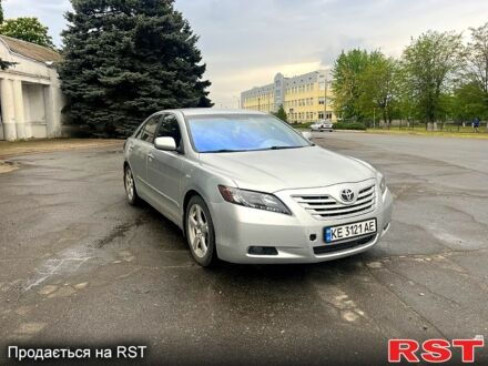 Тойота Камрі 2008 у Новомосковске на Automoto.ua Сірий Тойота Камрі, об'ємом двигуна 2.4 л та пробігом 290 тис. км за 8500 $, фото 1 на Automoto.ua