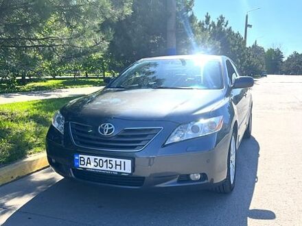 Тойота Камрі 2008 у Кропивницькому (Кіровограді) на Automoto.ua Сірий Тойота Камрі, об'ємом двигуна 3.5 л та пробігом 330 тис. км за 9100 $, фото 1 на Automoto.ua