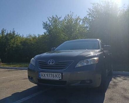 Сірий Тойота Камрі, об'ємом двигуна 2.4 л та пробігом 400 тис. км за 7500 $, фото 1 на Automoto.ua