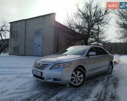 Серый Тойота Камри, объемом двигателя 2.4 л и пробегом 251 тыс. км за 8700 $, фото 1 на Automoto.ua