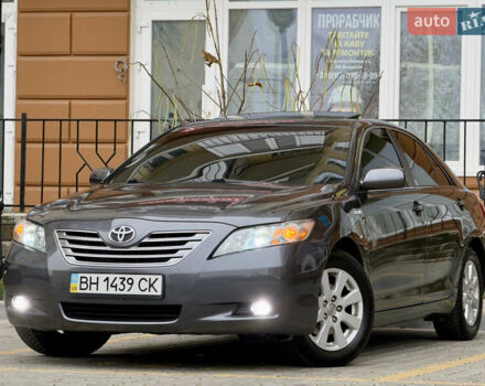 Серый Тойота Камри, объемом двигателя 2.4 л и пробегом 220 тыс. км за 9100 $, фото 1 на Automoto.ua